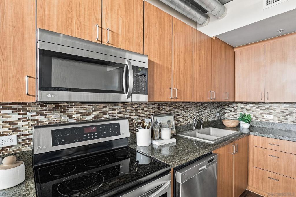 1080 Park Blvd 708 Property Photo 10