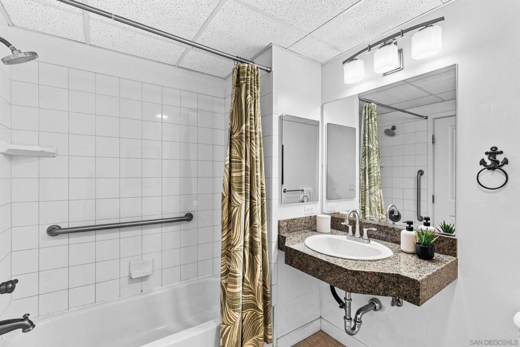 1080 Park Blvd 708 Property Photo 17