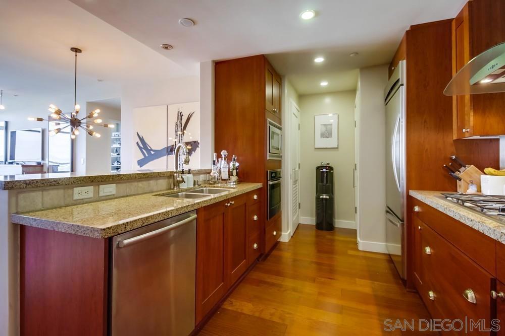 700 W E St 1602 Property Photo 11
