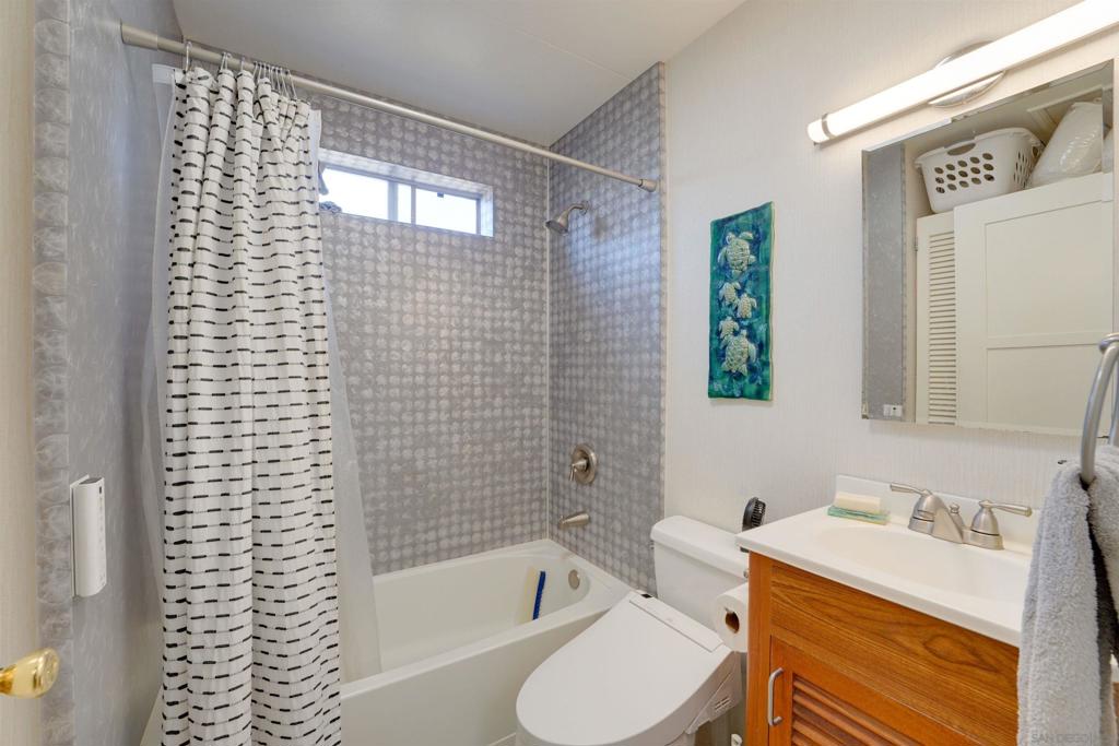 3946 La Salle St Property Photo 9