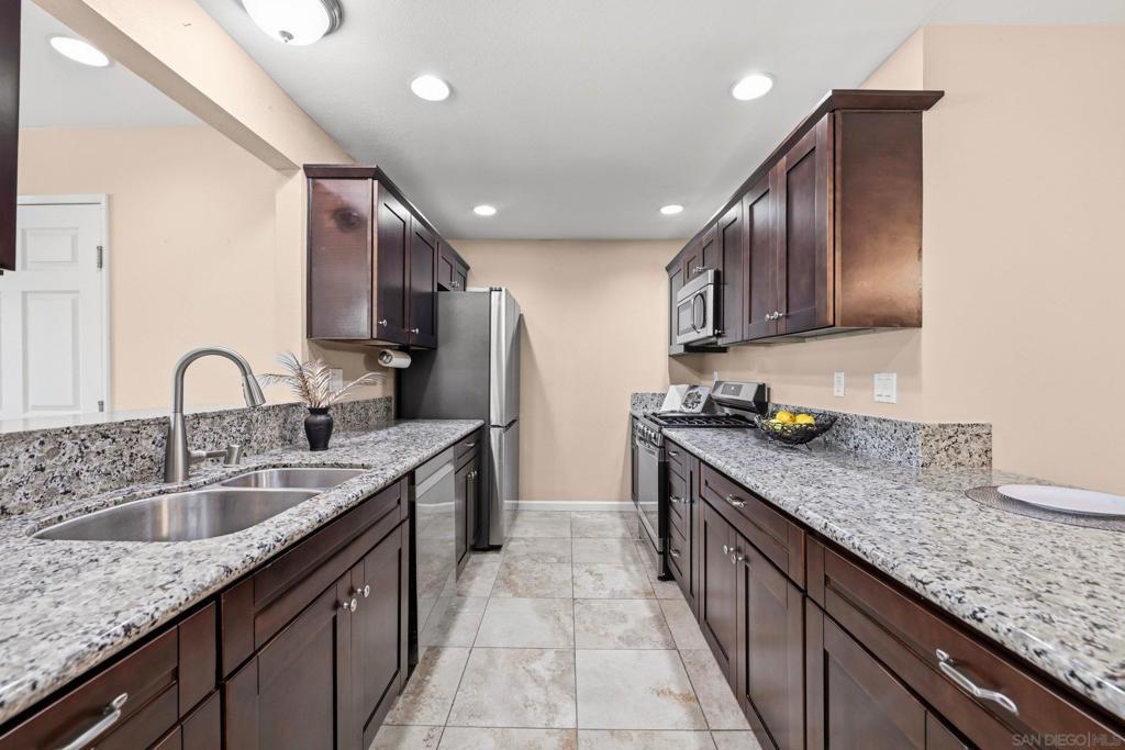 15377 Andorra Way Property Photo 11