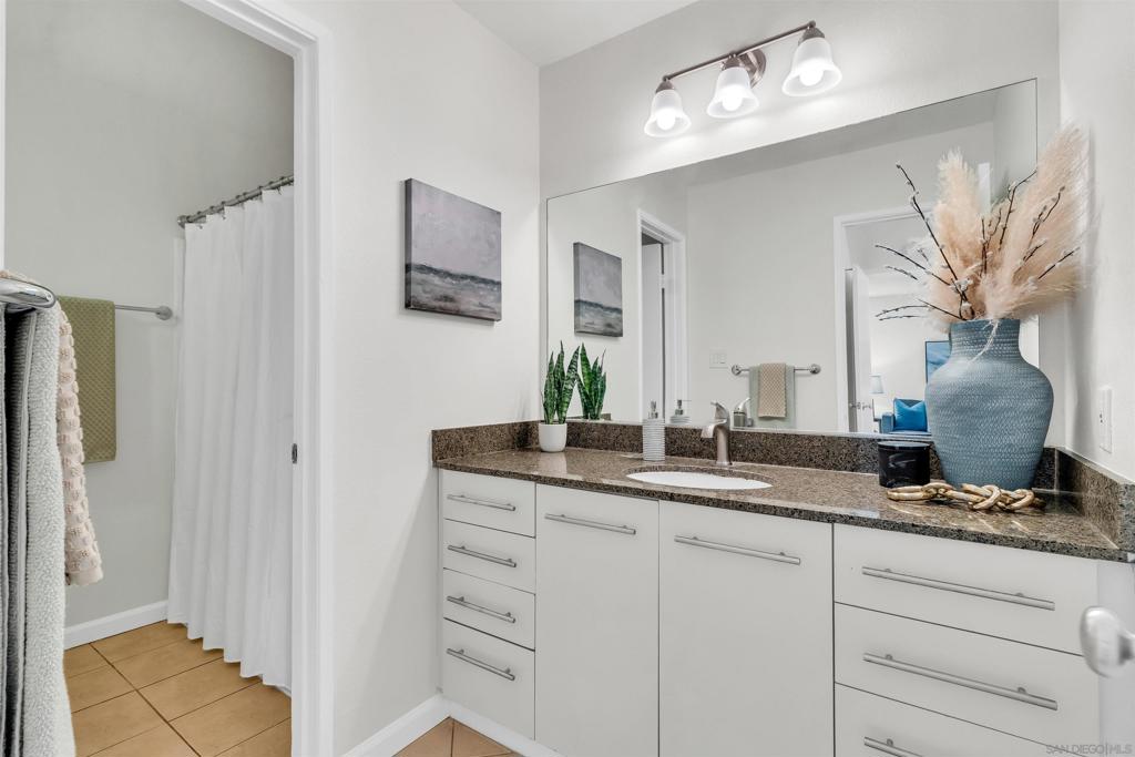 7425 Charmant Dr 2901 Property Photo 19