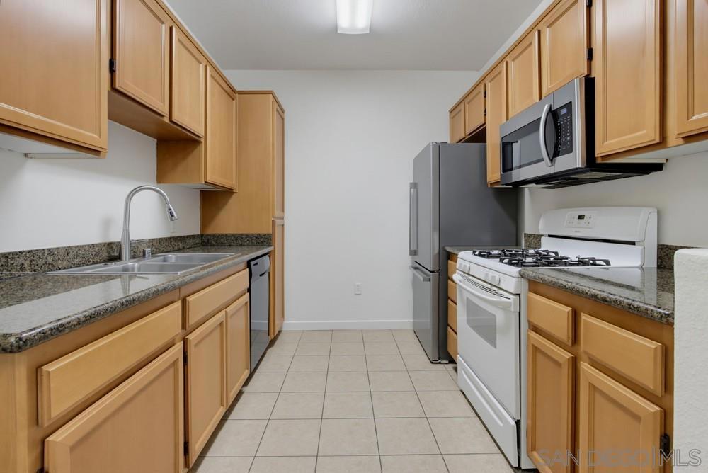 7647 Mission Gorge 19 Property Photo 4