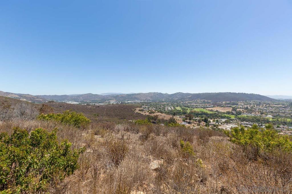 N Twin Oaks Valley Rd Property Photo 4