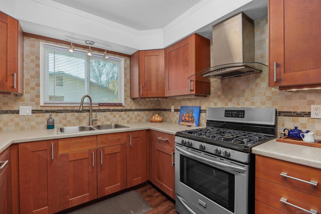 4411 Kittiwake Way Property Photo 13