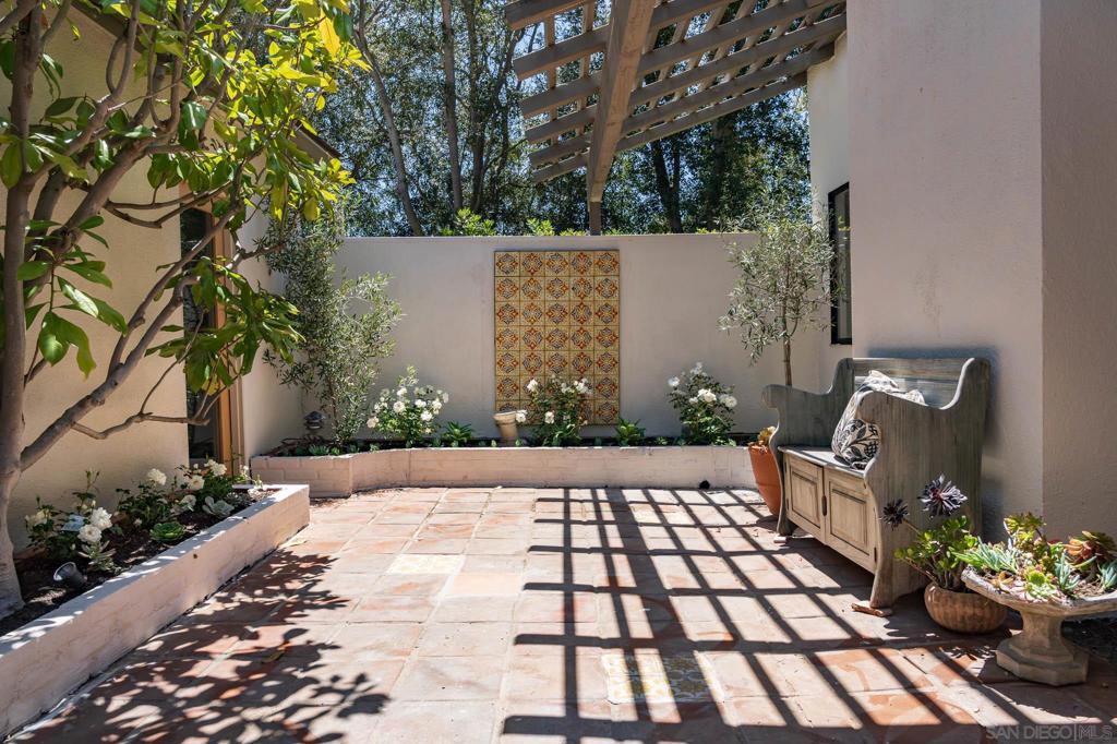 16902 Via De Santa Fe Unit 7 Property Photo 40