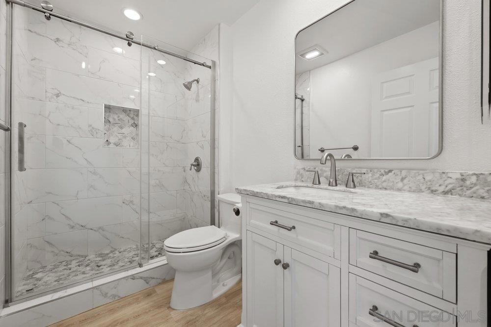 155 Rosebay Dr 40 Property Photo 1