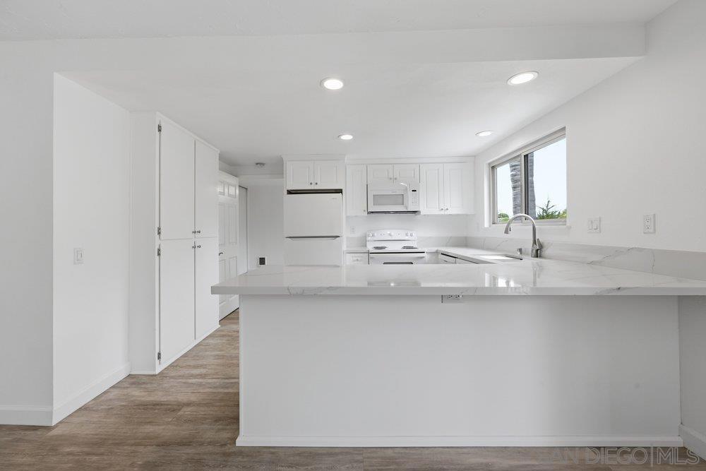 155 Rosebay Dr 40 Property Photo 4