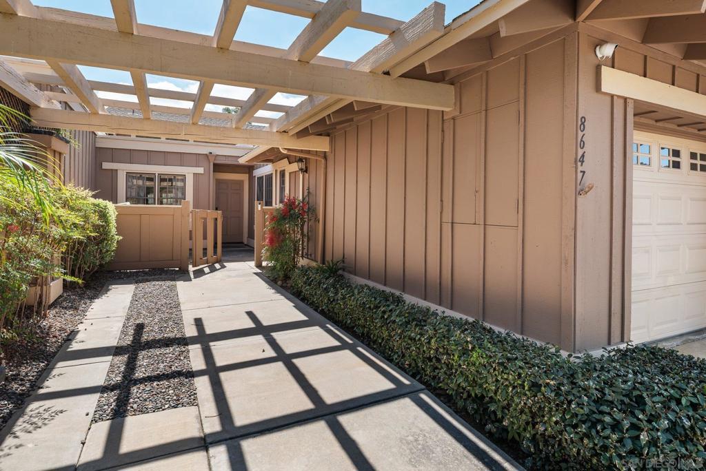 8647 Circle R Valley Property Photo 5