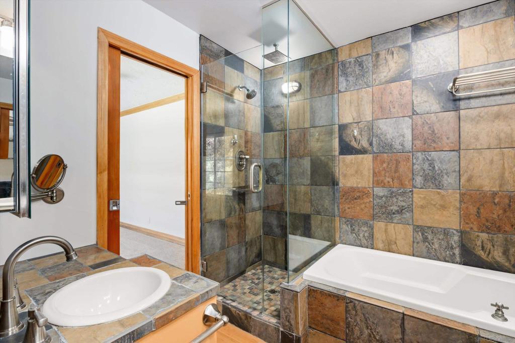 1248 Evergreen Dr Property Photo 18