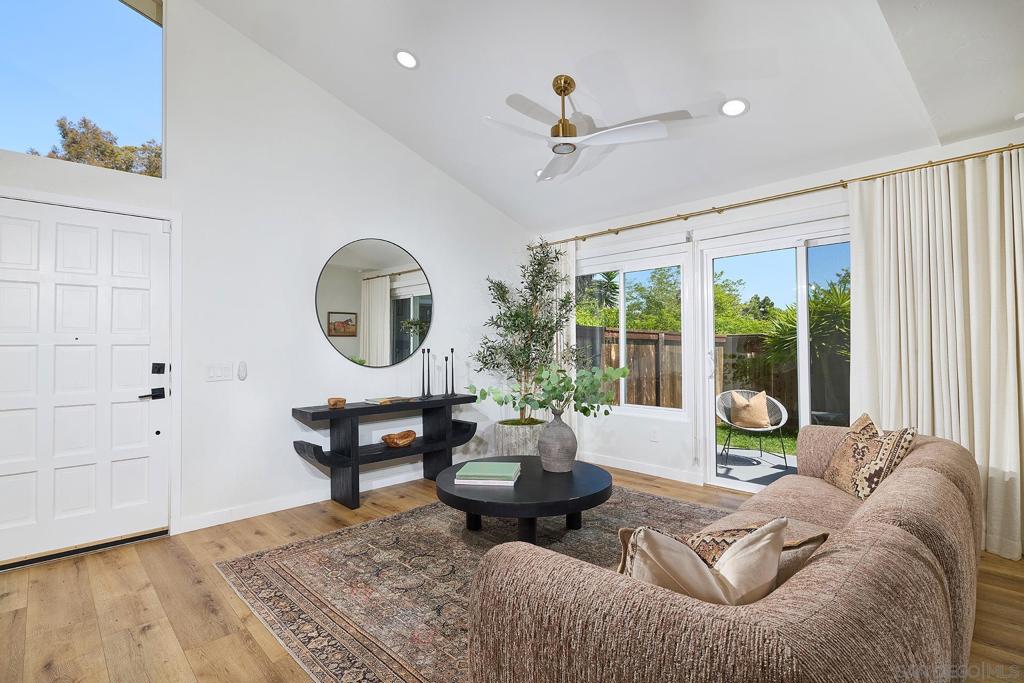 2031 Shadytree Lane Property Photo 3