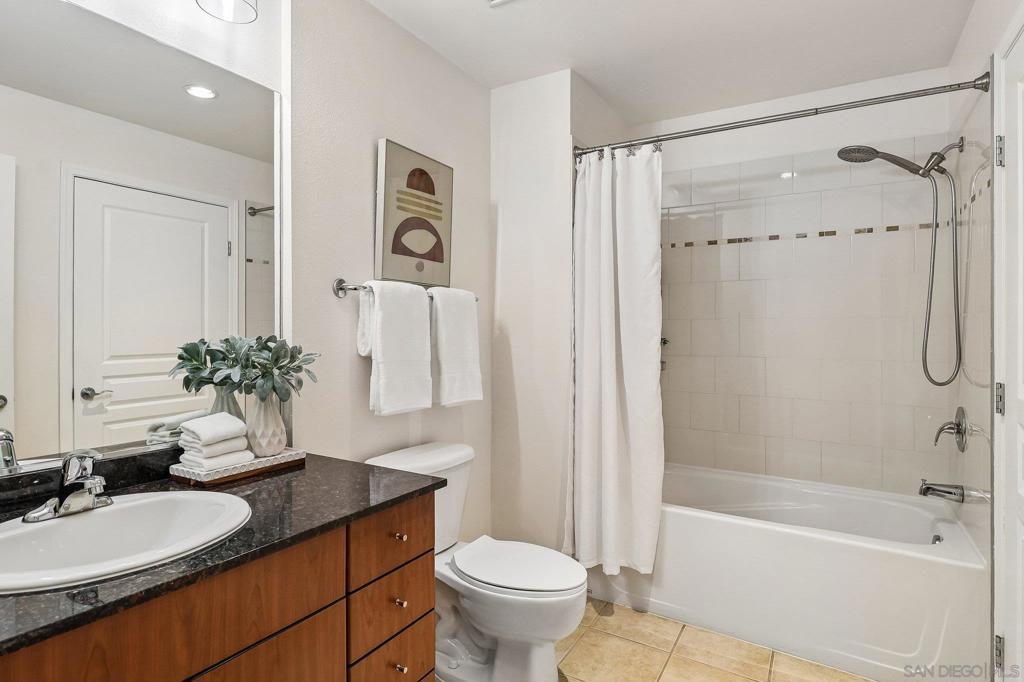 300 W Beech 608 Property Photo 28