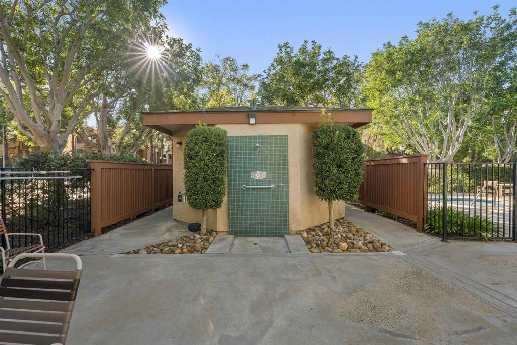 8896 Highwood Dr C Property Photo 50