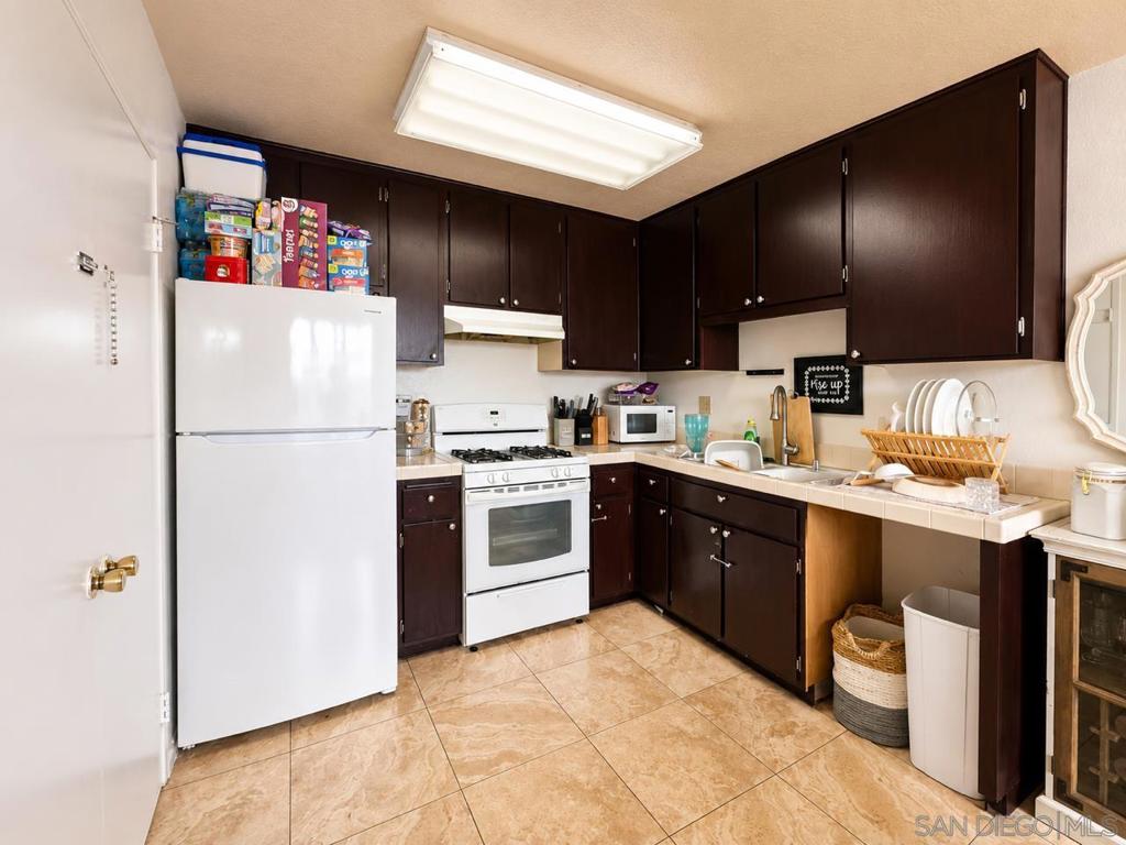 360 Claydelle Ave Property Photo 8