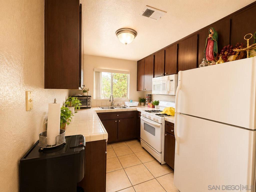 360 Claydelle Ave Property Photo 10