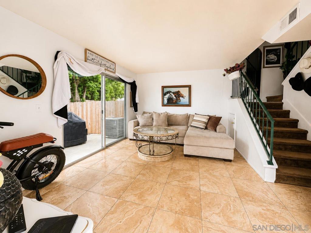 360 Claydelle Ave Property Photo 12