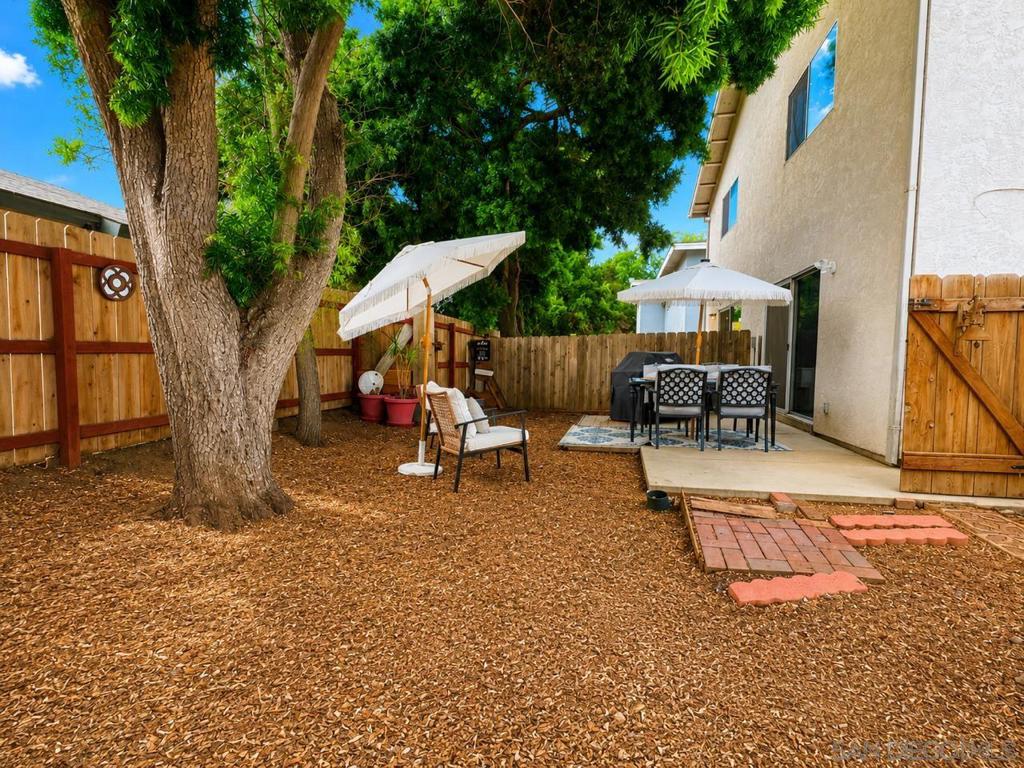 360 Claydelle Ave Property Photo 23