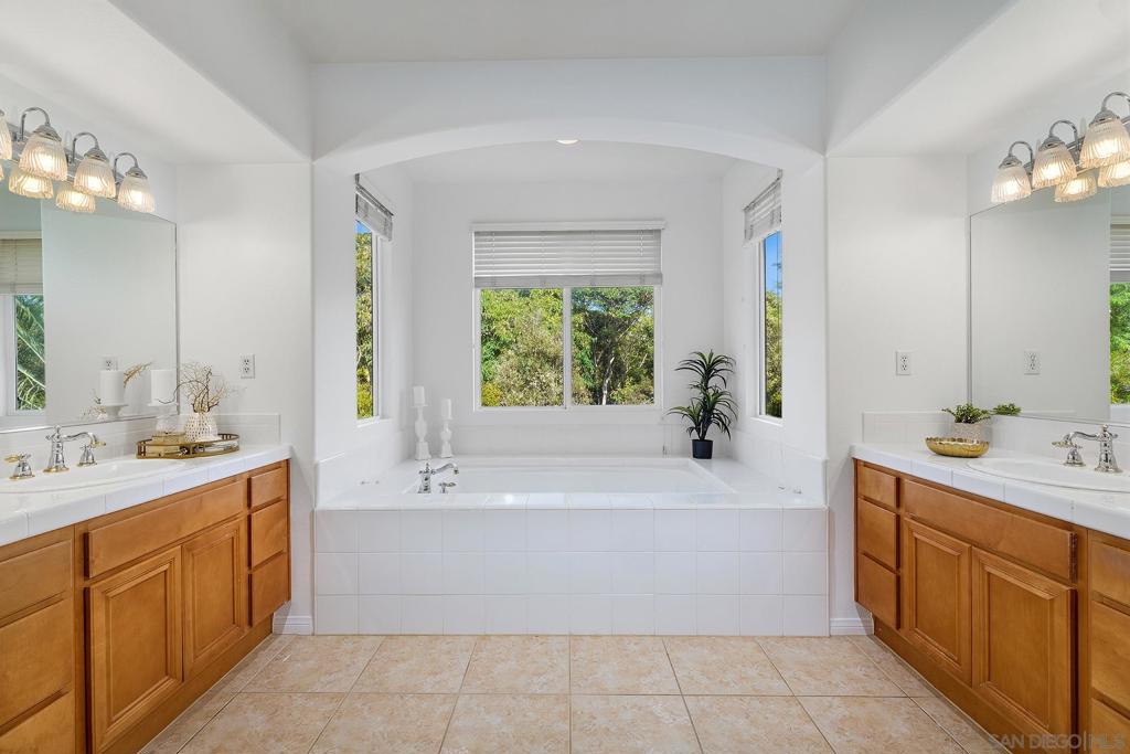 16375 Pinto Ridge Property Photo 33