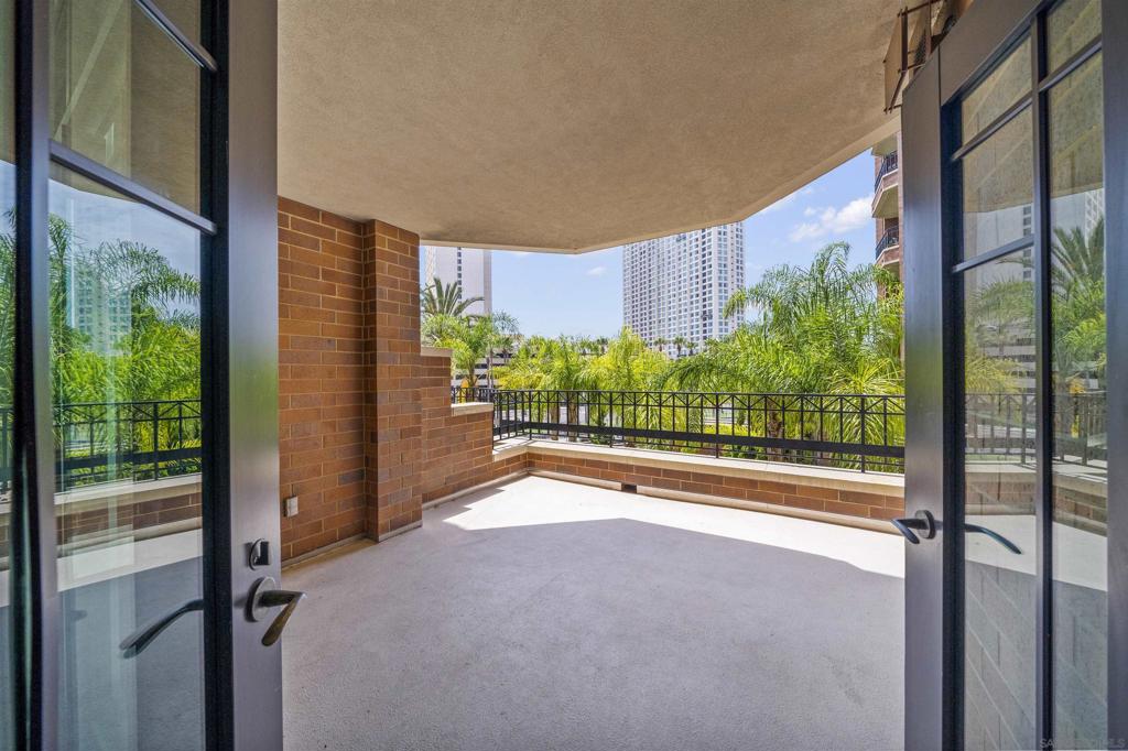 500 W Harbor Drive 318 Property Photo 6