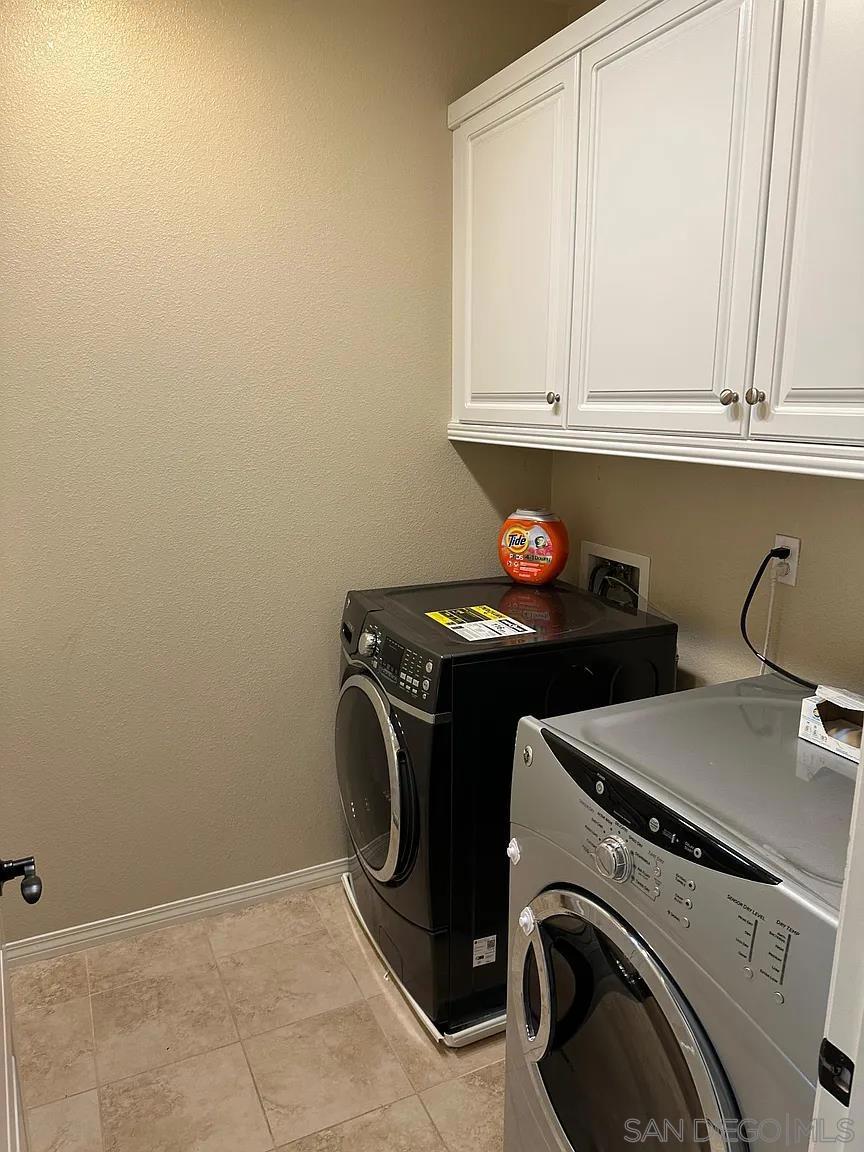 11320 Laurelcrest Dr Property Photo 3
