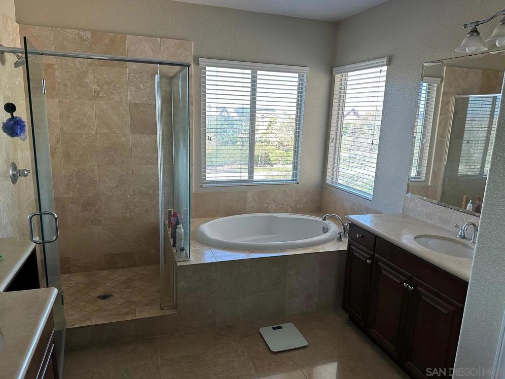 11320 Laurelcrest Dr Property Photo 4