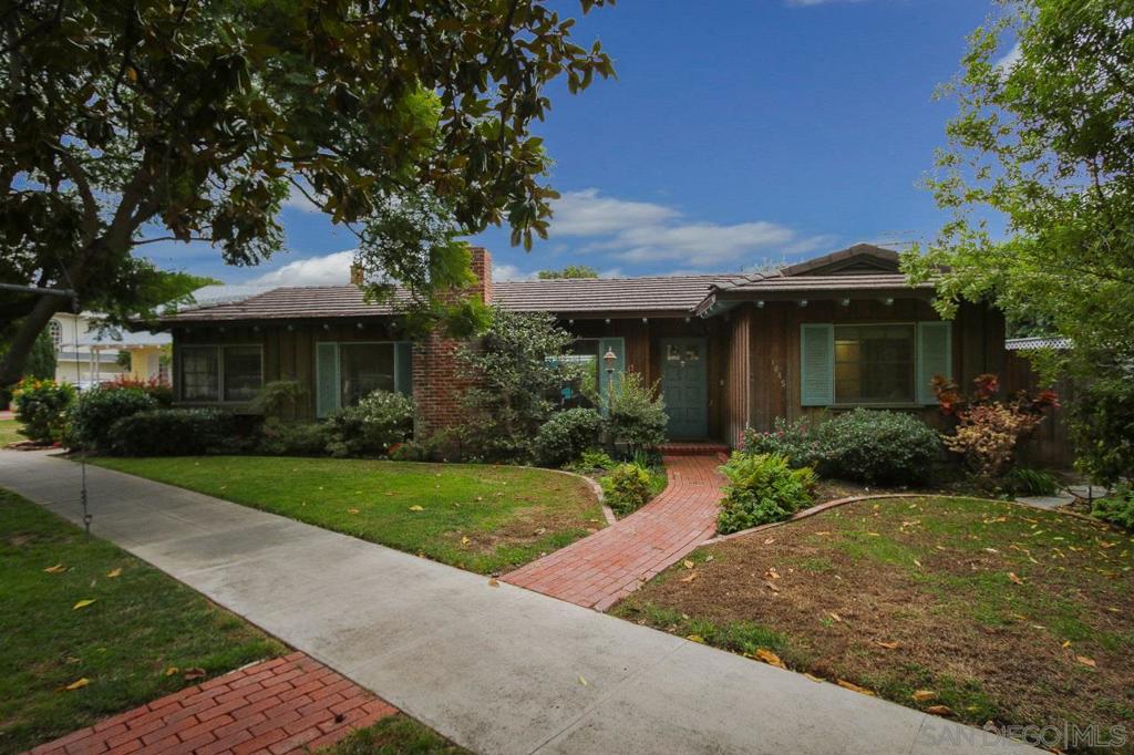 1045 Adella Property Photo 1
