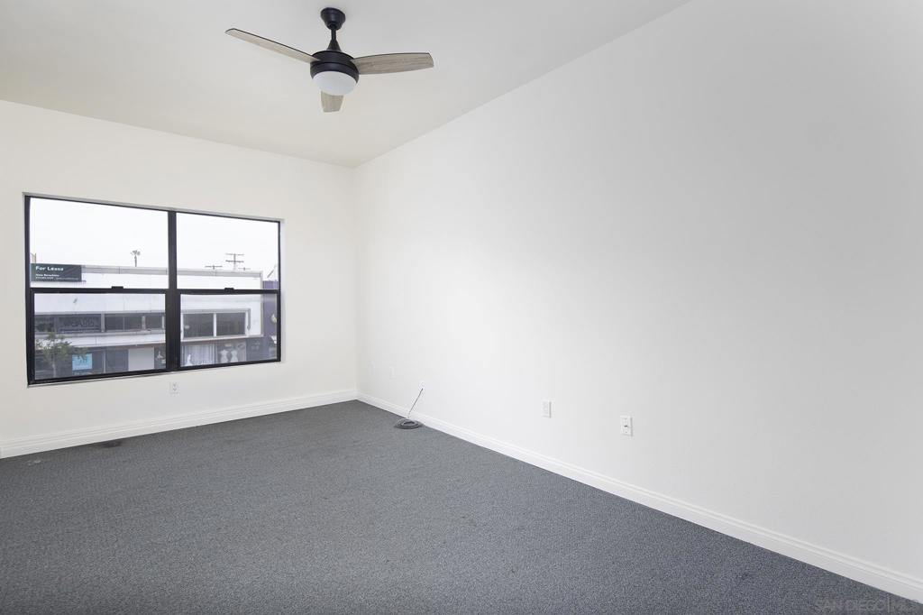 3047 University Ave Property Photo 5