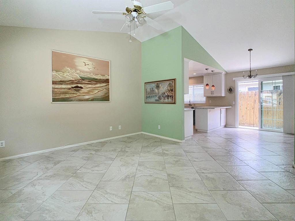 386 90 Richardson Ave Property Photo 10