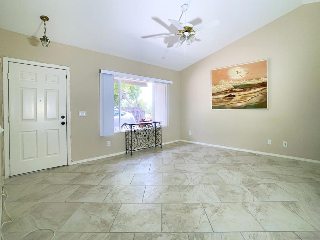 386 90 Richardson Ave Property Photo 11