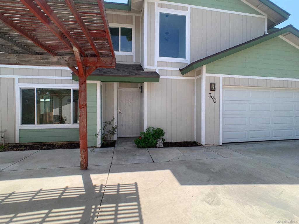 386 90 Richardson Ave Property Photo 25