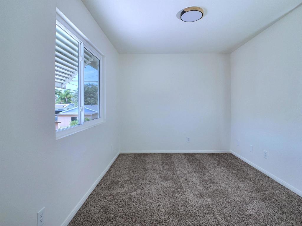 386 90 Richardson Ave Property Photo 32