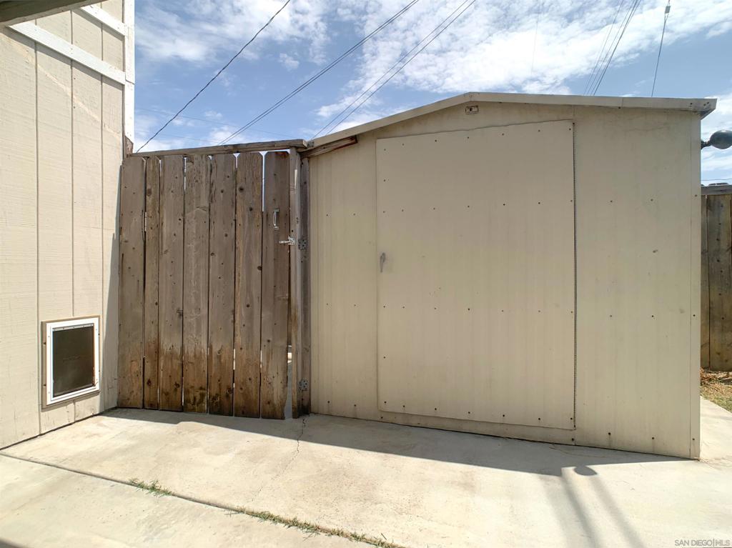 386 90 Richardson Ave Property Photo 40