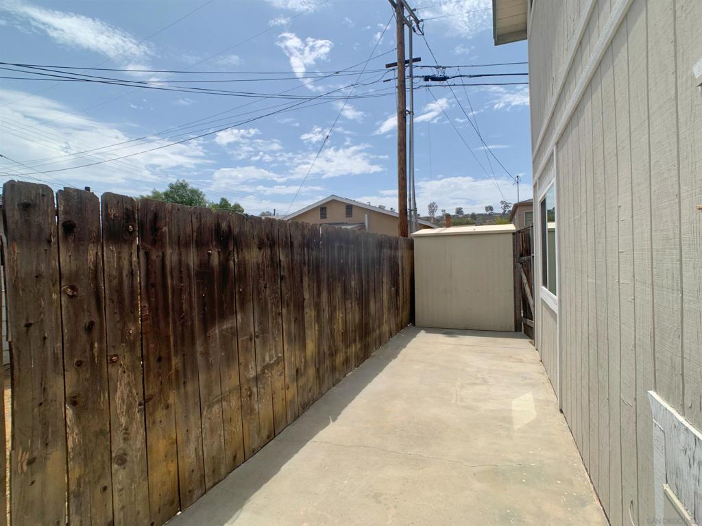 386 90 Richardson Ave Property Photo 42