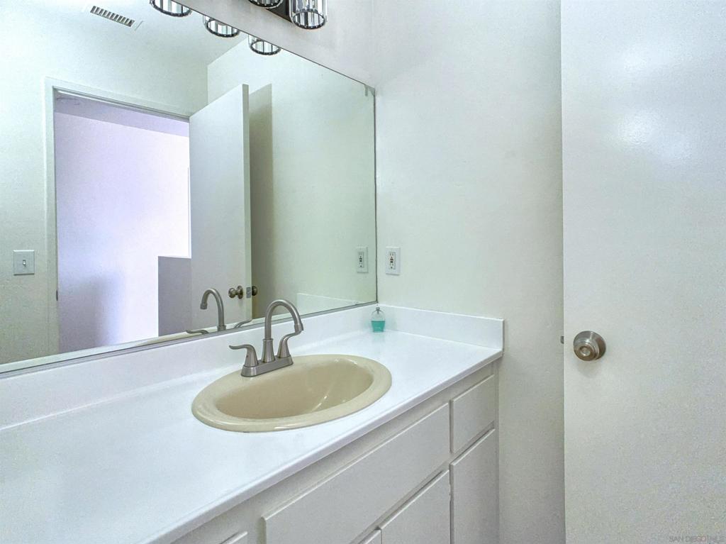386 90 Richardson Ave Property Photo 51