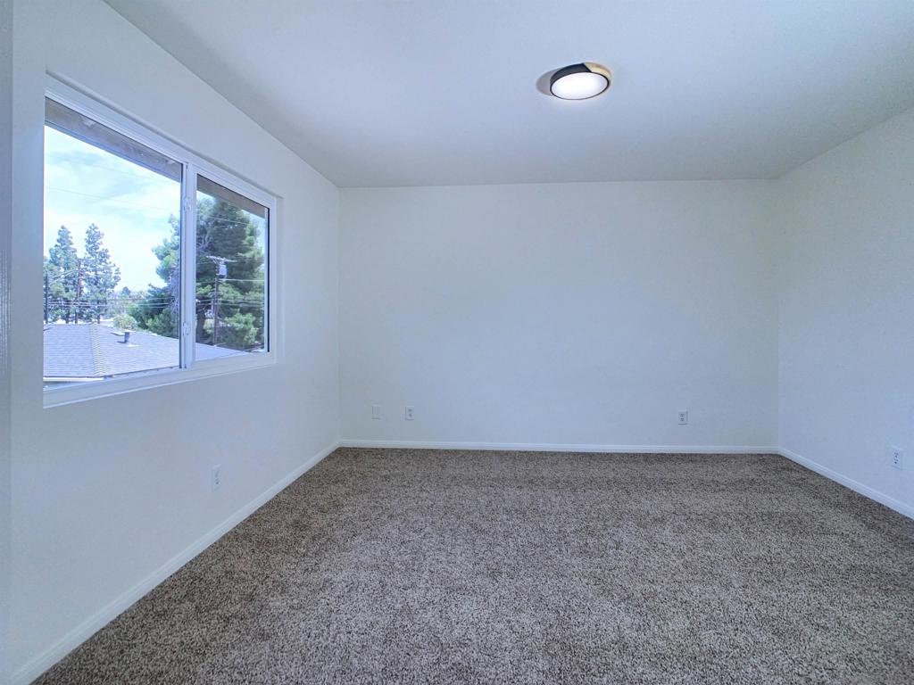 386 90 Richardson Ave Property Photo 55
