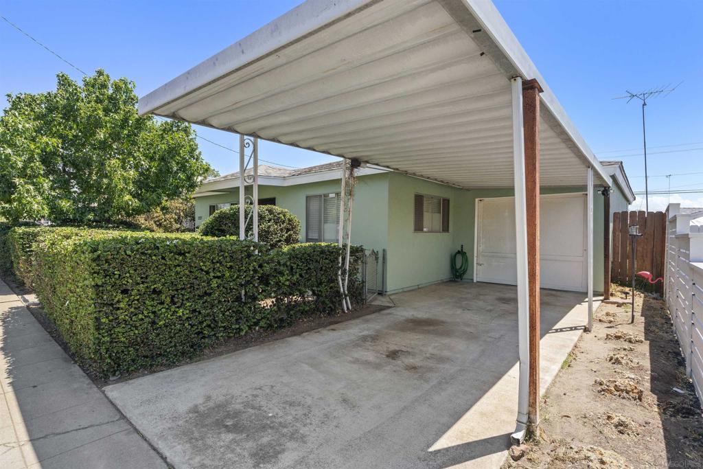 3327 3329 N 41st Property Photo 6