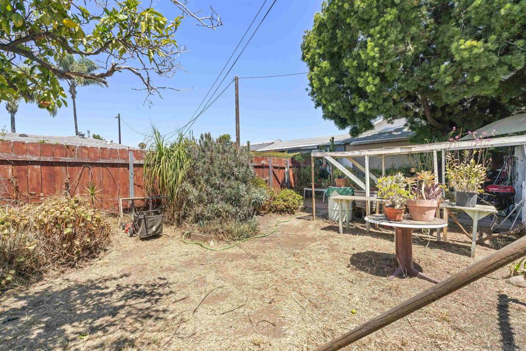 3327 3329 N 41st Property Photo 41