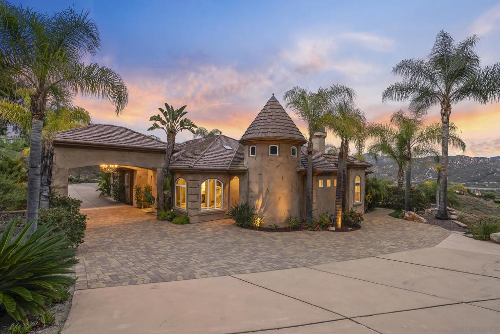 1101 Sierra Linda Property Photo 4