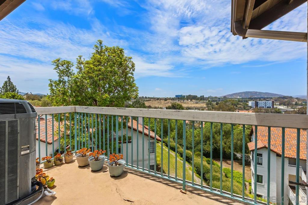 16424 Avenida Venusto E Property Photo 14