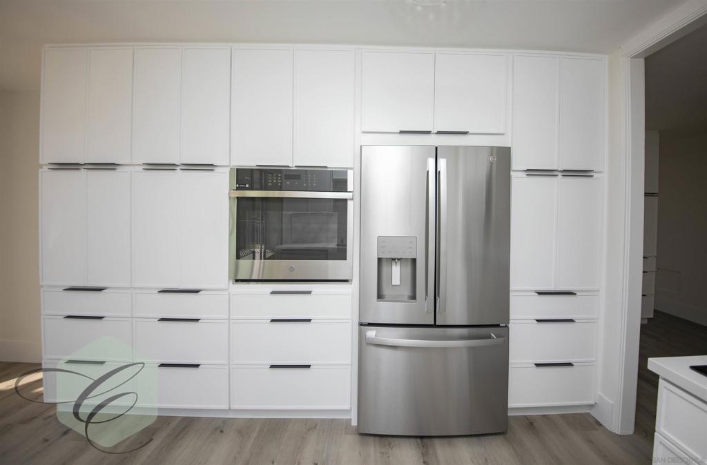 8111 Camino Del Oro Property Photo 3