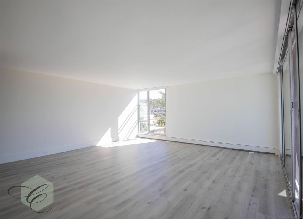 8111 Camino Del Oro Property Photo 9
