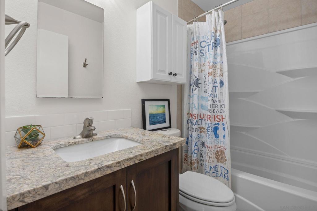 1103 Woodlake Dr Property Photo 24