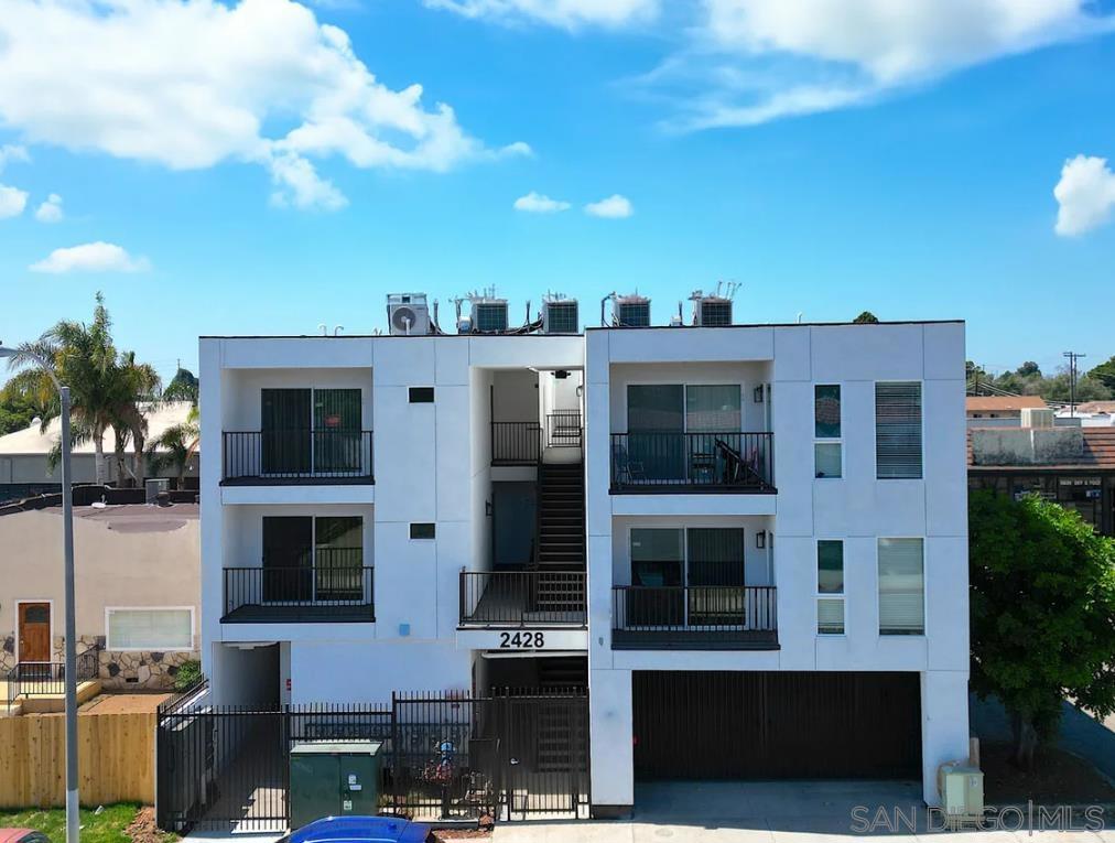 2428 Highland Avenue Property Photo 2