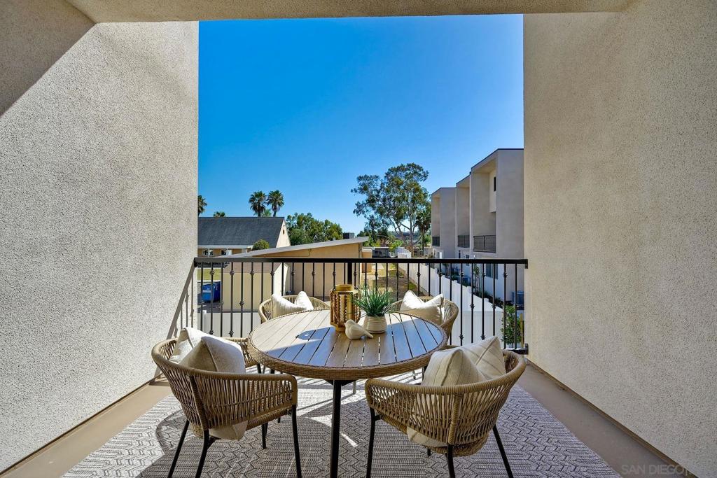 2250 Calle Chanate Property Photo 8