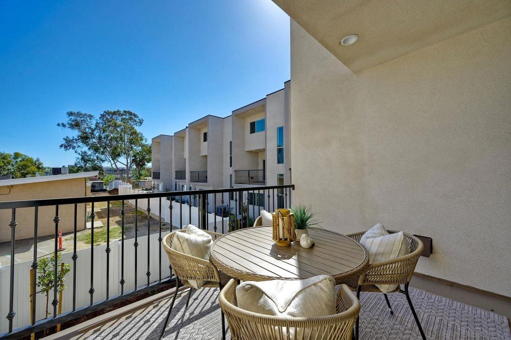 2250 Calle Chanate Property Photo 9