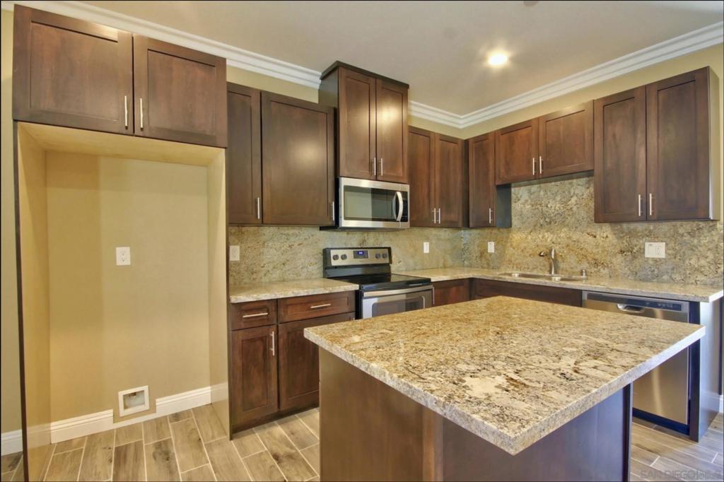 2816 18 D Ave Property Photo 3