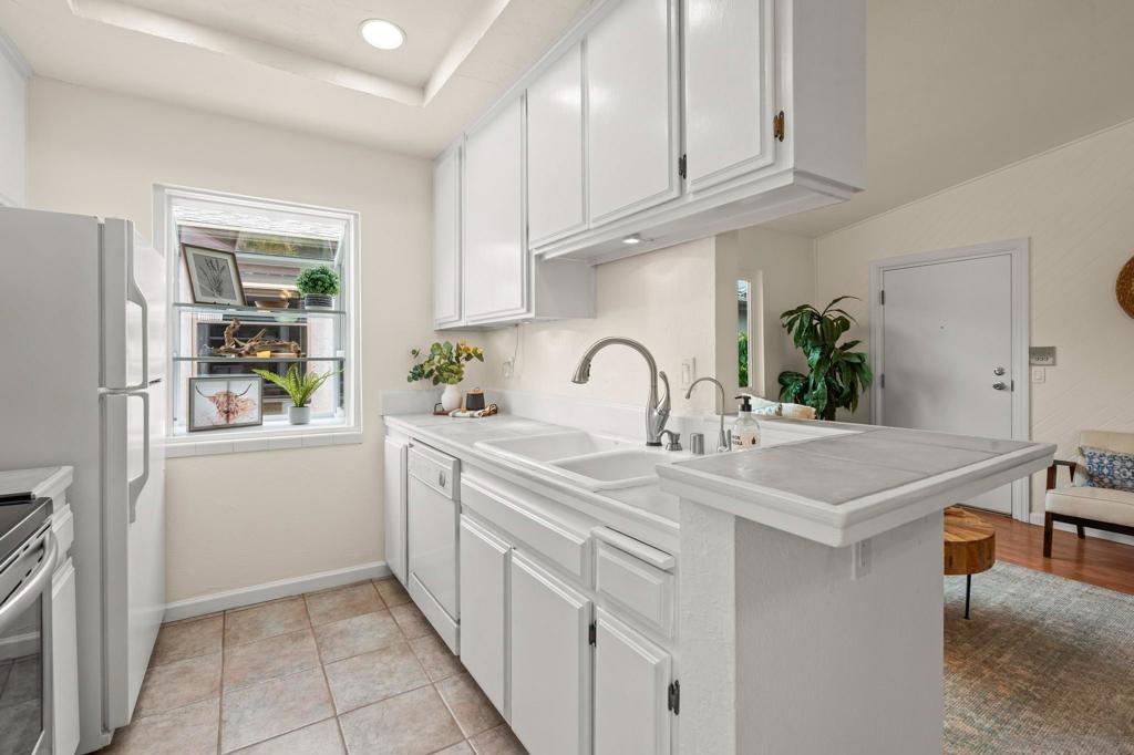 4428 Arizona St 7 Property Photo 9