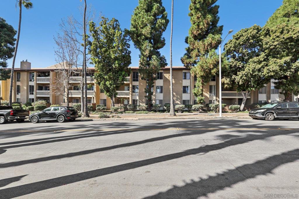 4600 Lamont St 204 Property Photo 39