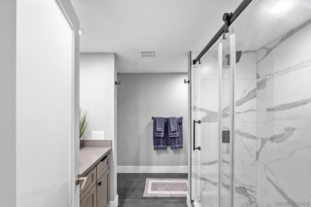 6 Kingston Property Photo 19