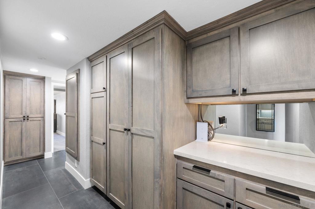 6 Kingston Property Photo 35